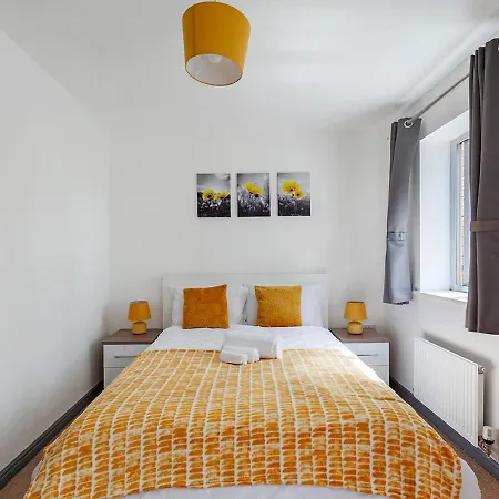 Near Airport & Nec, The Leyburn *