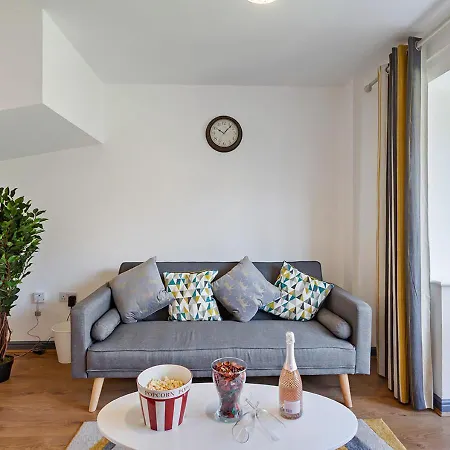 Near Airport & Nec, The Leyburn *